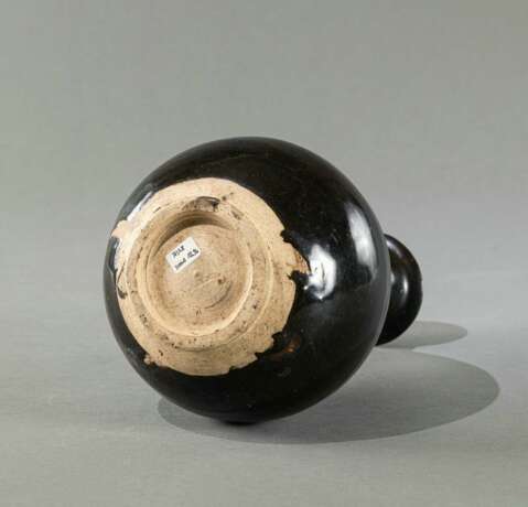 Dunkelbraun glasierte Vase aus Irdenware - фото 4