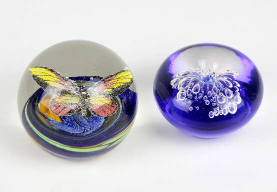 2 Paperweights - фото 1
