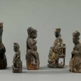 Gruppe von fünf geschnitzten Skulpturen von Daoisten aus Holz - photo 4