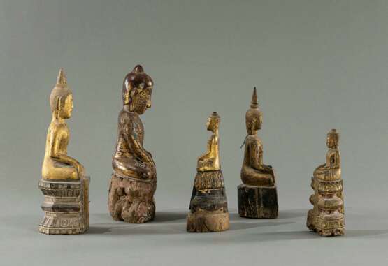 Gruppe von fünf Holzfiguren des Buddha Shakaymuni - Foto 2