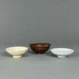 Drei Schalen aus Henan-, Shufu-Ware u. a. - фото 1