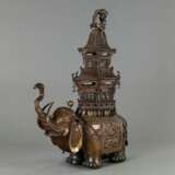 Räuchergefäß aus Bronze in Form eines Elefanten - фото 3
