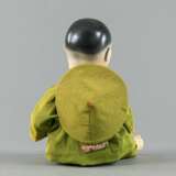 Porzellanpuppe eines chinesischen Jungen, grünes Gewand: 3 1/2 - Foto 2