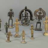 Gruppe von zehn Bronzefiguren - Foto 2