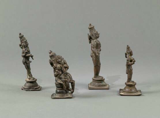 Vier hinduistische Bronzefiguren - Foto 2
