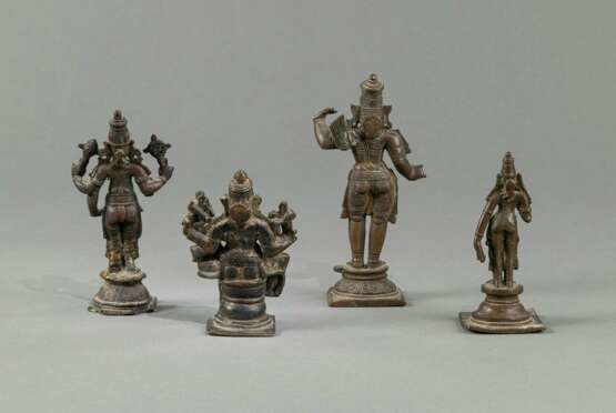 Vier hinduistische Bronzefiguren - photo 3