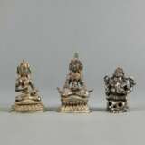 Drei Bronzen: Tara, Amitayus und Ganesha - photo 1
