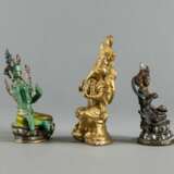 Drei Figuren aus Bronze: Tara, Ganesha und Amitayus - photo 2