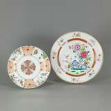 Zwei Teller mit floralem Dekor aus Export-Porzellan - Foto 1