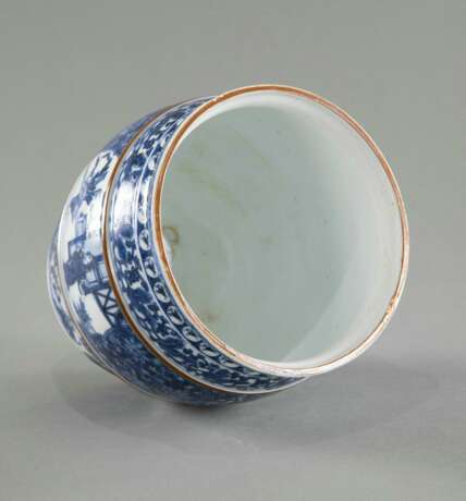 Unterglasurblau dekorierter Porzellan-Cachepot - photo 5