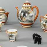 Rest-Teeservice aus Porzellan, Väschen und zwei kleine Elefanten - photo 4