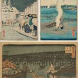 Utagawa Hiroshige II: Zwei kolorierte Holzdrucke aus der Serie 'Tôtô sanjûrokkei', Titel:'Yoroi no watashi', sign.: Hiroshige ga, Verlag: Ai-To, Datum: 1862 - Titel: 'Nakazu Mitsumata', sign.: Hiroshige ga (Verleger: Ai-To, Fehlstelle im Papier), Datum: 1 - Foto 1