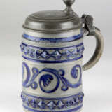 Salzlasurkrug mit Zinndeckel Ende 18. Jahrhundert - Foto 1