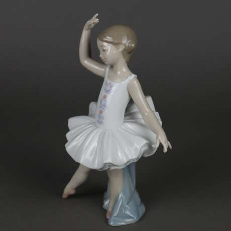 Porzellanfigur "Kleine Ballerina II", Lladro, Spanien, Modellnr. 8126 - Foto 2