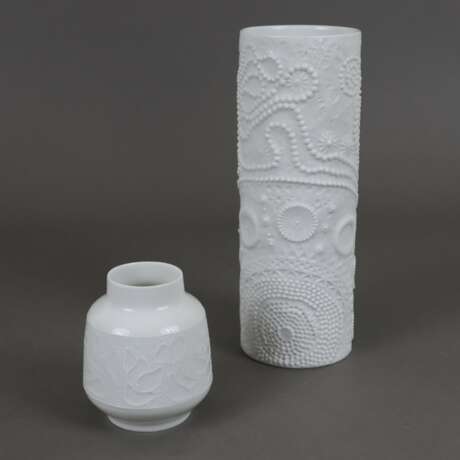 Zwei Vasen mit Struktur-Oberfläche - Foto 1