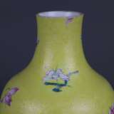 Gelbgrund-Vase - photo 3