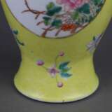 Gelbgrund-Vase - photo 9