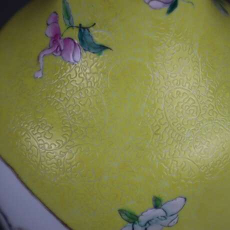 Gelbgrund-Vase - photo 10