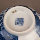Kleine Teeschale mit Blau-Weiß-Dekor - Foto 8