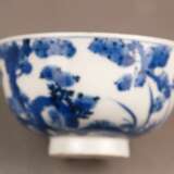 Runde Teeschale mit Blau-Weiß-Dekor - photo 4