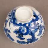 Runde Teeschale mit Blau-Weiß-Dekor - фото 5