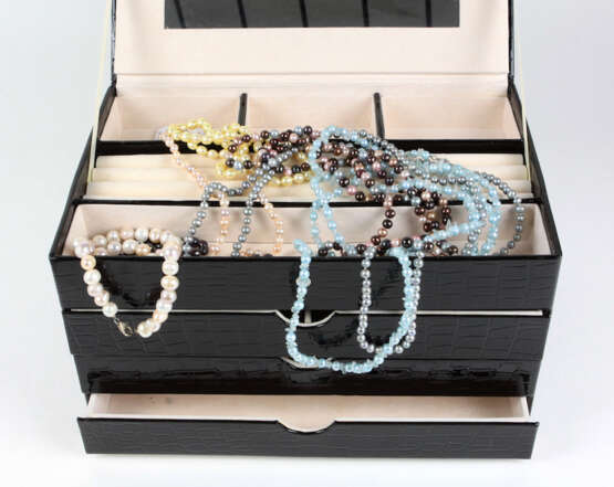 Schmuckschatulle mit Perlenketten - Foto 1