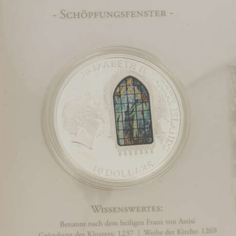 Cook Inseln - Windows of History: 10 Dollars 2012, Franziskanerkirche Krakau, ca. 46 Gramm Silber fein, - photo 2