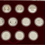 GB - The Royal Marriage Commemorative Coin Collection 1981 - - photo 3