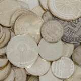 Lot diverser, meist silberhaltiger Münzen und Medaillen, - Foto 2