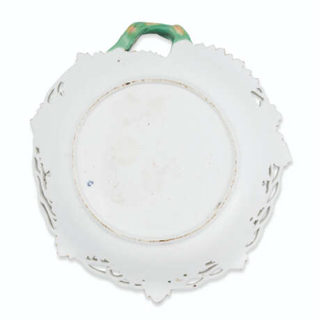 Gardner Porcelain Factory. A PORCELAIN DISH FROM THE SERVICE OF THE ORDER OF ST VLADIMIR - photo 3