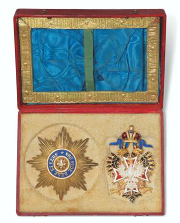 A GOLD, SILVER-GILT AND ENAMEL BADGE AND STAR OF THE ORDER OF THE WHITE EAGLE - Foto 1