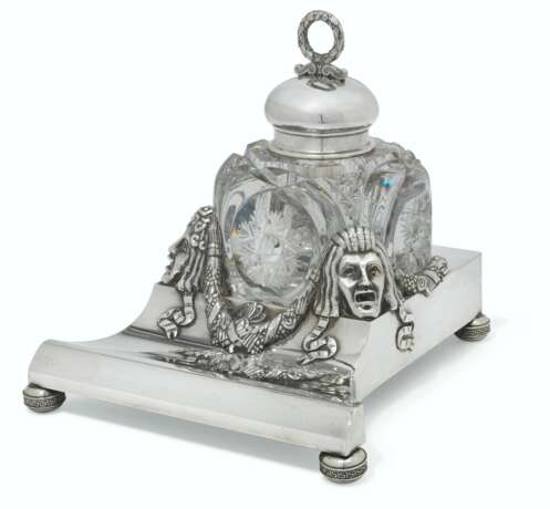Fabergé. A PARCEL-GILT SILVER-MOUNTED GLASS INKWELL - Foto 2