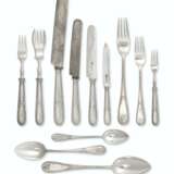 A VERY LARGE SILVER FLATWARE SERVICE - фото 3