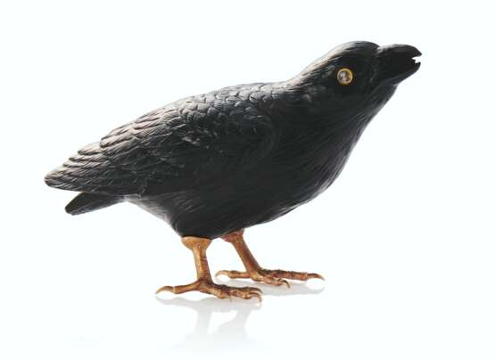 Fabergé. A JEWELLED AND GOLD-MOUNTED OBSIDIAN MODEL OF A CROW - фото 2