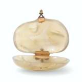 Fabergé. AN UNUSUAL JEWELLED AND GOLD-MOUNTED AGATE BOX - Foto 3