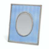 Fabergé. A JEWELLED AND GUILLOCH&#201; ENAMEL SILVER-MOUNTED PHOTOGRAPH FRAME - Foto 1