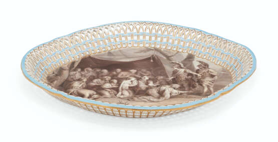Imperial Porcelain Factory. A PORCELAIN TRAY - фото 2