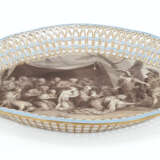 Imperial Porcelain Factory. A PORCELAIN TRAY - photo 2