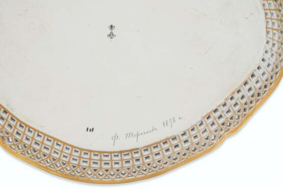 Imperial Porcelain Factory. A PORCELAIN TRAY - фото 4