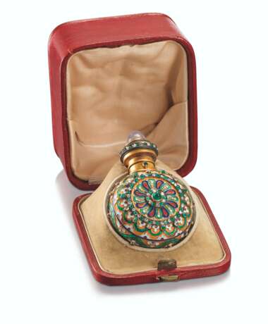 Hahn, Karl. A JEWELLED AND CLOISONN&#201; ENAMEL GOLD SCENT BOTTLE - фото 2