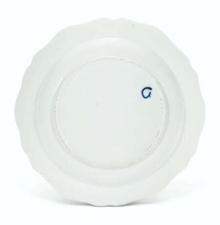 Gardner Porcelain Factory. A PORCELAIN SOUP PLATE FROM THE SERVICE OF THE ORDER OF ST ANDREW - фото 2