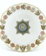 Usine de porcelaine Gardner. A PORCELAIN SOUP PLATE FROM THE SERVICE OF THE ORDER OF ST ANDREW