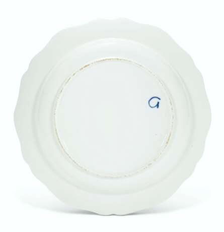 Gardner Porcelain Factory. A PORCELAIN SOUP PLATE FROM THE SERVICE OF THE ORDER OF ST ANDREW - photo 2
