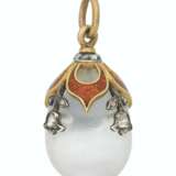 Fabergé. A JEWELLED, GUILLOCH&#201; ENAMEL AND GOLD-MOUNTED ROCK CRYSTAL EGG PENDANT - Foto 2