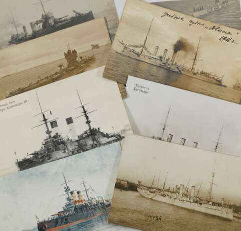 A LARGE COLLECTION OF POSTCARDS DEPICTING THE RUSSIAN ARMY AND NAVY - Foto 4
