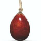Fabergé. A GUILLOCH&#201; AND CHAMPLEV&#201; ENAMEL GOLD-MOUNTED EGG PENDANT - photo 2