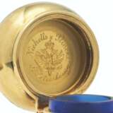 A GOLD-MOUNTED COBALT BLUE GLASS SCENT BOTTLE - photo 2