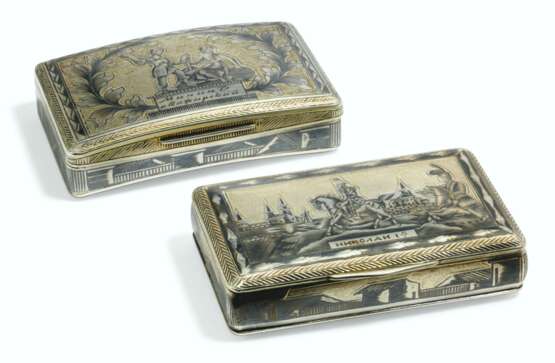 TWO PARCEL-GILT SILVER AND NIELLO SNUFF BOXES - photo 1