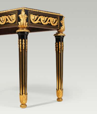 A LATE LOUIS XV ORMOLU-MOUNTED EBONY CENTER TABLE - photo 4