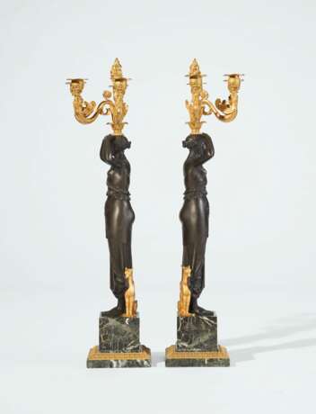 A PAIR OF EMPIRE ORMOLU, PATINATED BRONZE AND VERT DE MER MARBLE FOUR-BRANCH CANDELABRA - фото 3